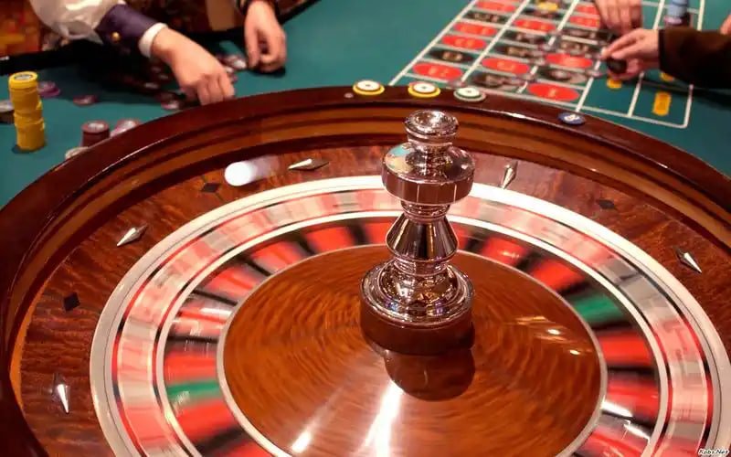 88main apk live-dealer studio with professional croupiers and multi-camera setup for blackjack and roulette